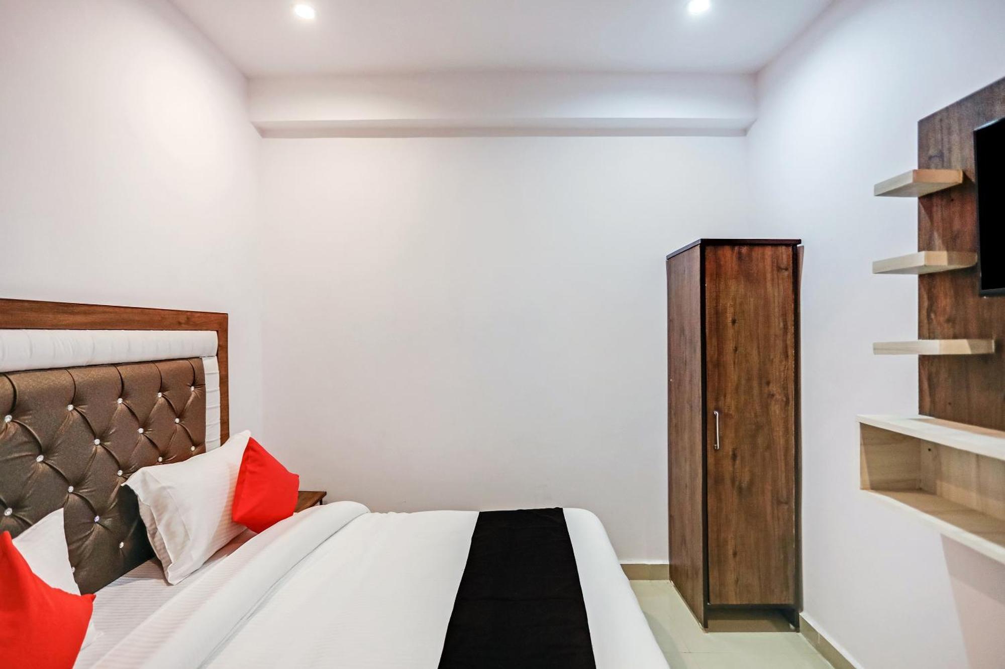 Hotel O Golden Stone Ghaziabad Dış mekan fotoğraf