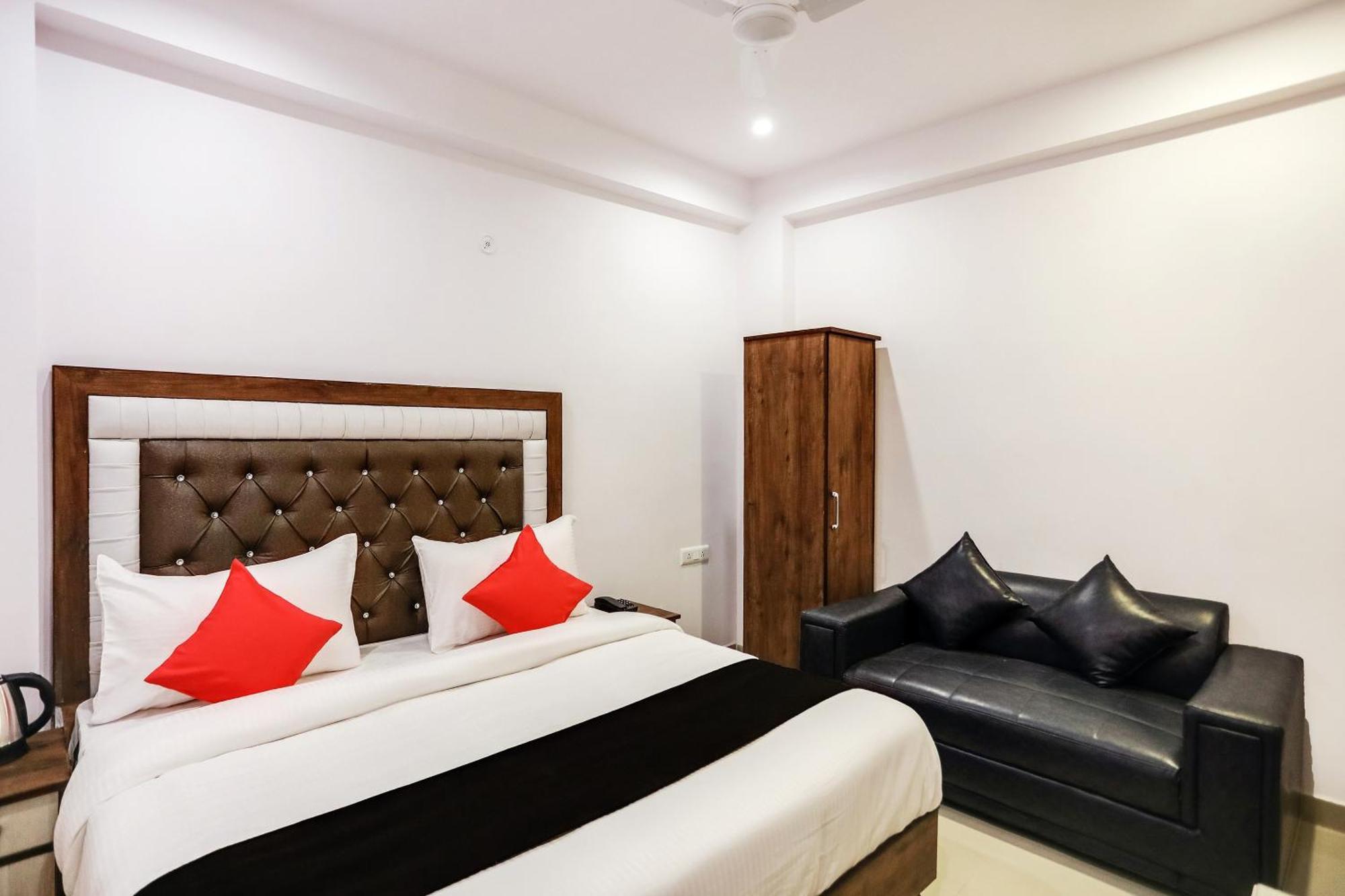 Hotel O Golden Stone Ghaziabad Dış mekan fotoğraf