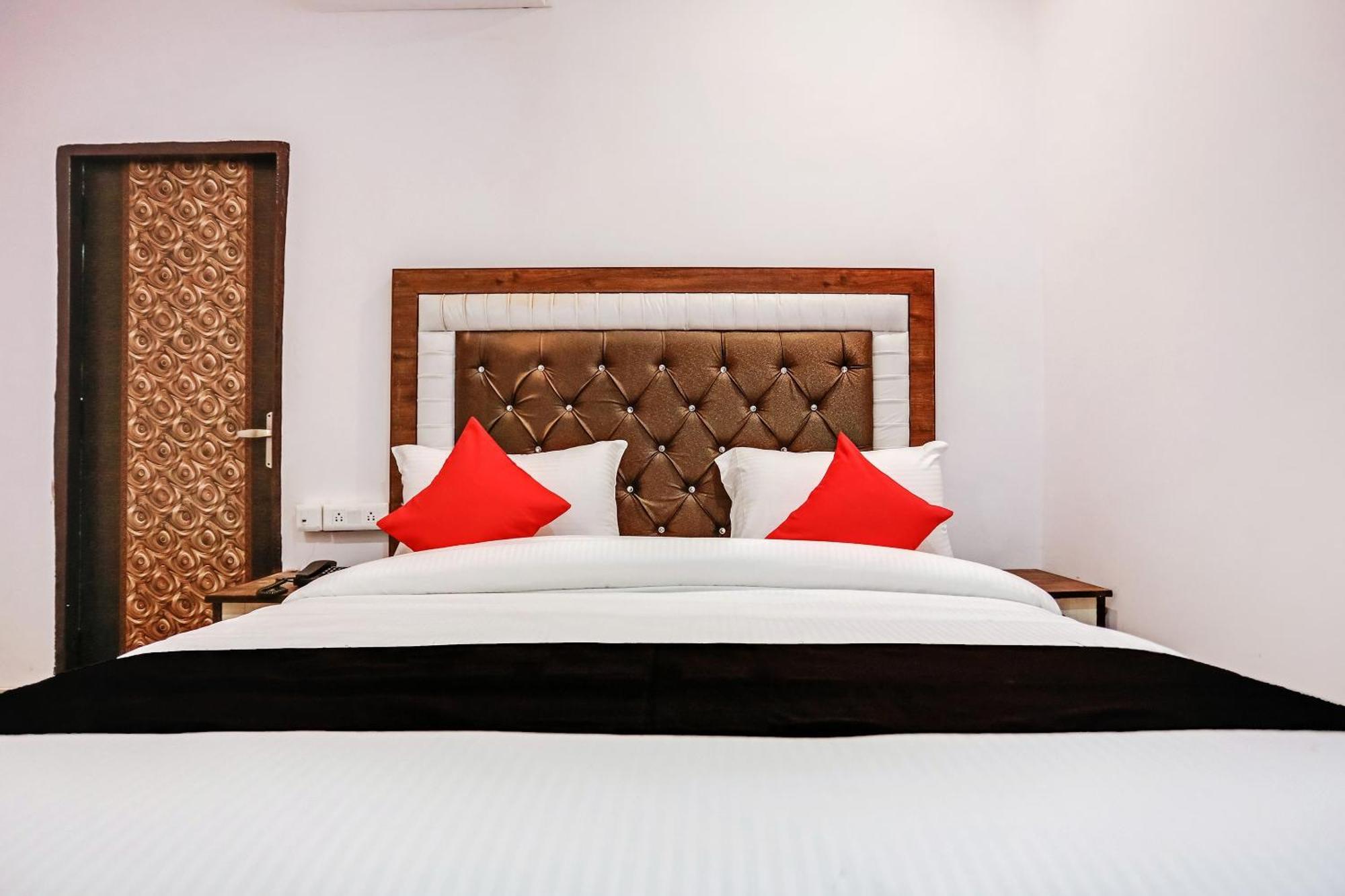 Hotel O Golden Stone Ghaziabad Dış mekan fotoğraf