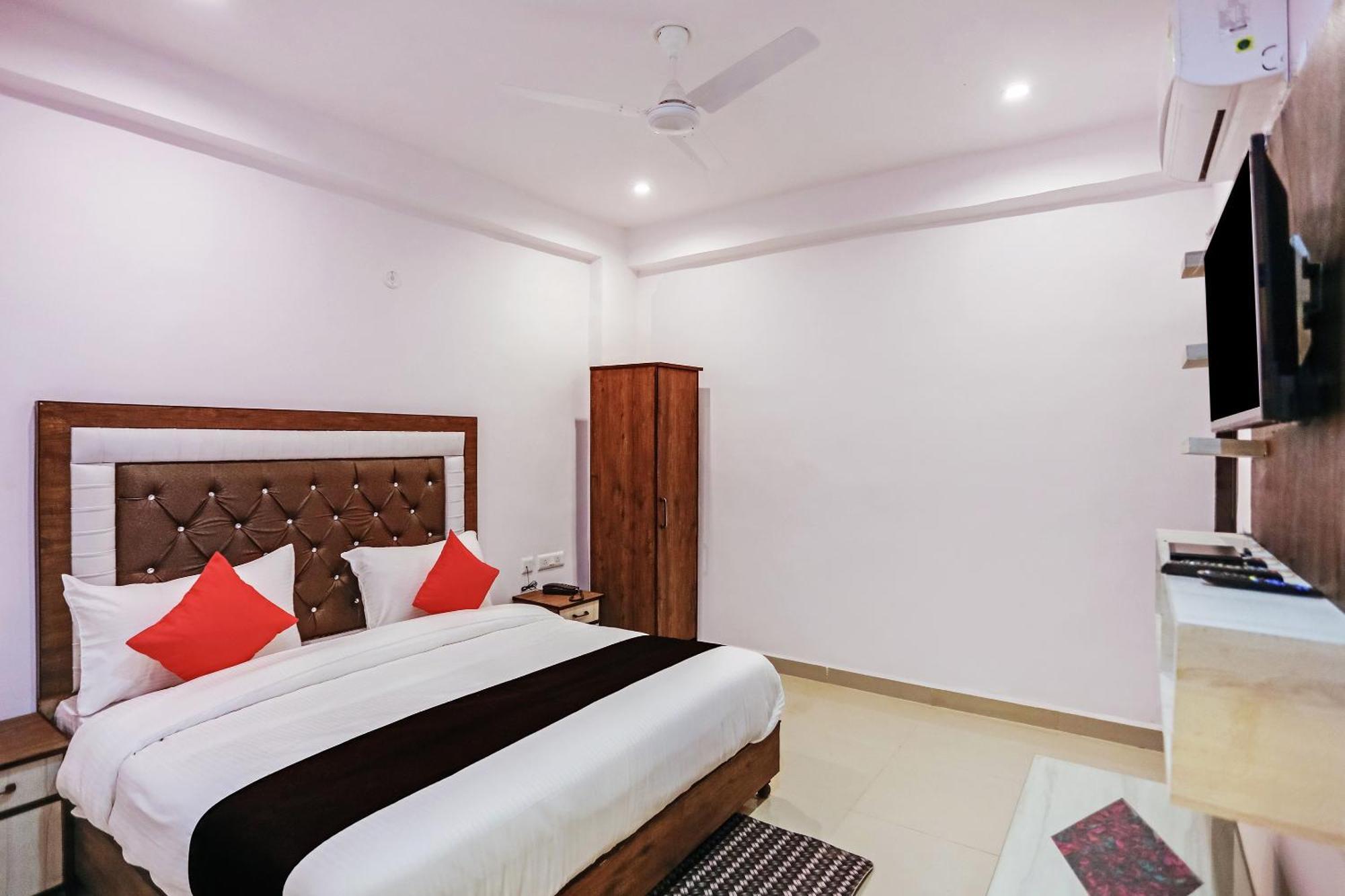 Hotel O Golden Stone Ghaziabad Dış mekan fotoğraf