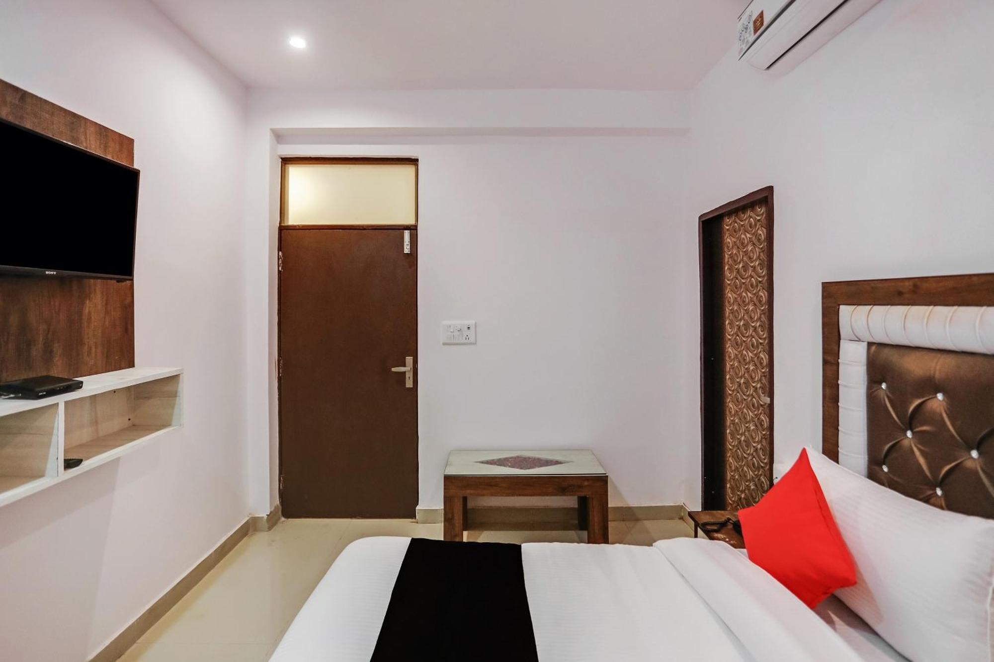 Hotel O Golden Stone Ghaziabad Dış mekan fotoğraf