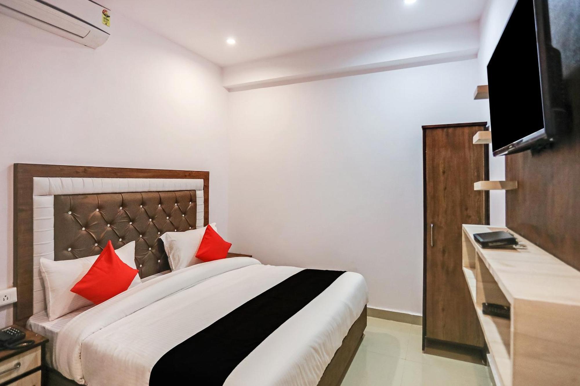 Hotel O Golden Stone Ghaziabad Dış mekan fotoğraf