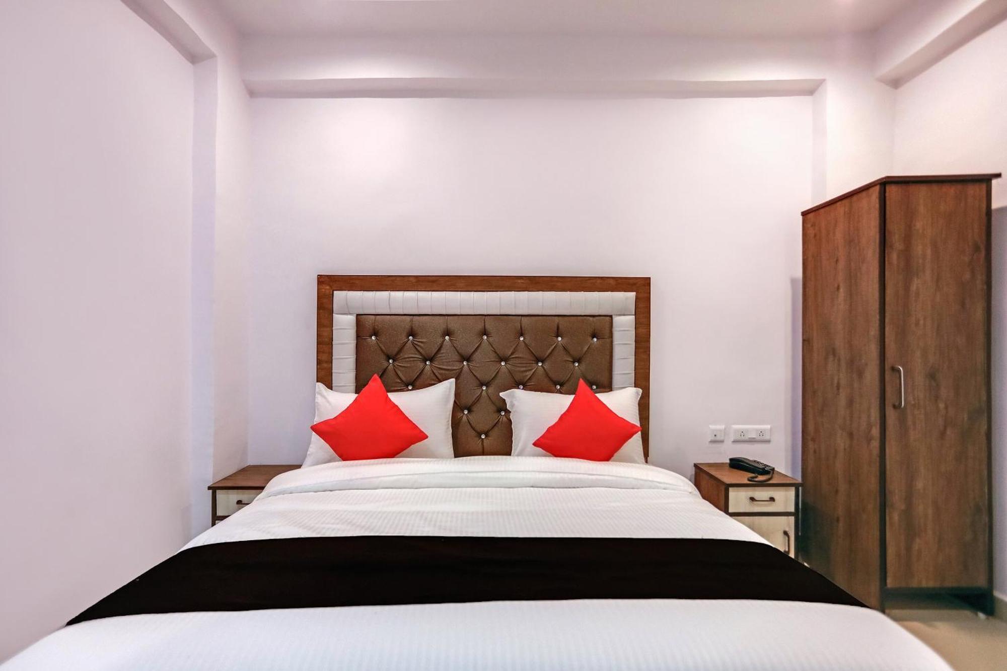 Hotel O Golden Stone Ghaziabad Dış mekan fotoğraf